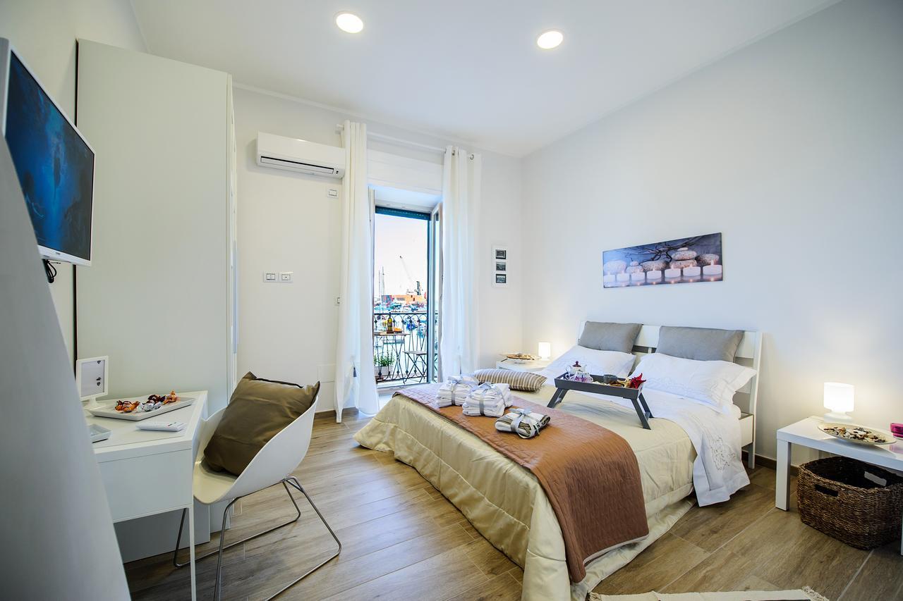 Margherita'S Apartment Salernes Extérieur photo