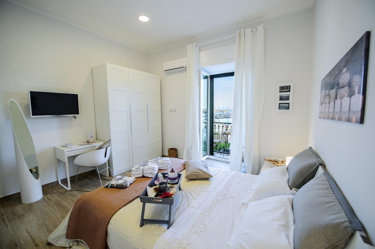 Margherita'S Apartment Salernes Extérieur photo